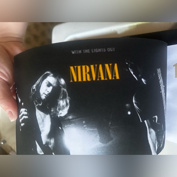 Collectible Nirvana 4 CDs with Book - Picture 11 of 15